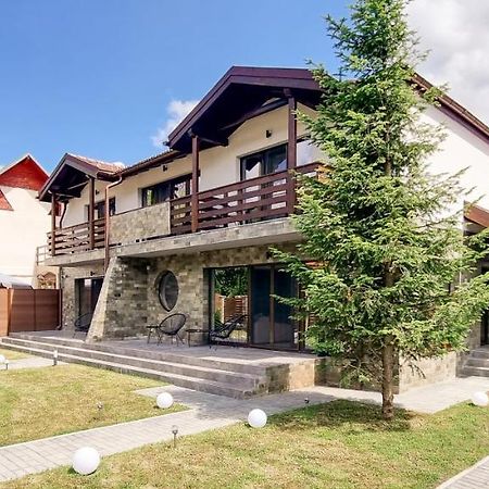 Nova Cervus Hotel Busteni Exterior photo